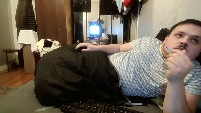 Snapshot of Bebemickey75 chatting on February 21, 12:16 am Bebemickey75 online show from February 21, 12:16 am