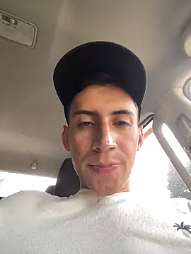 Snapshot of vpn1000 chatting on December 3, 8:07 pm vpn1000 online show from December 3, 8:07 pm