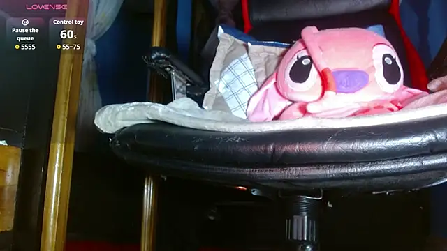 wendy rivera  online show from April 8, 11:10 am