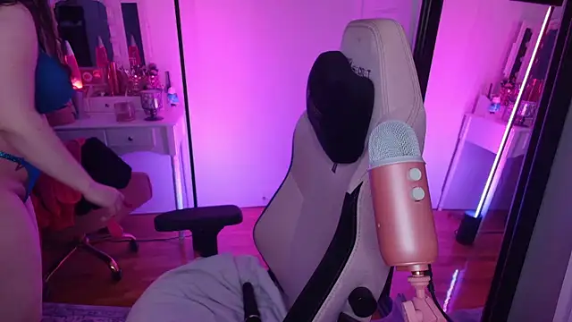 Snapshot of rachelbrooksxx chatting on January 18, 8:23 pm rachelbrooksxx online show from January 18, 8:23 pm