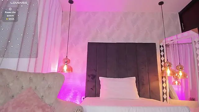 Snapshot of kataliina__ chatting on December 3, 12:06 pm kataliina online show from December 3, 12:06 pm