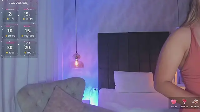 Snapshot of kataliina__ chatting on January 7, 11:58 am kataliina online show from January 7, 11:58 am