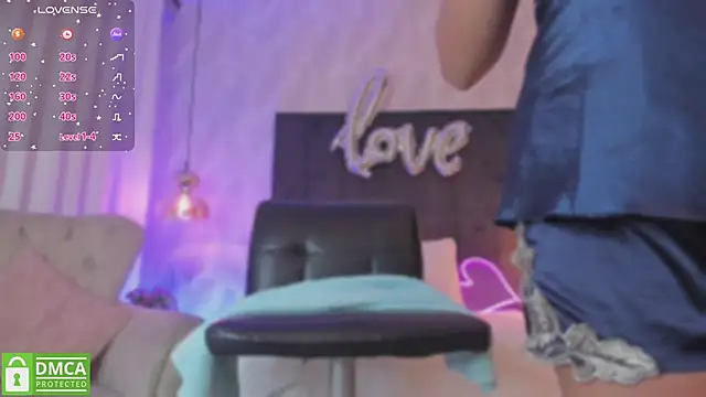 Snapshot of kataliina__ chatting on March 6, 11:58 am kataliina online show from March 6, 11:58 am