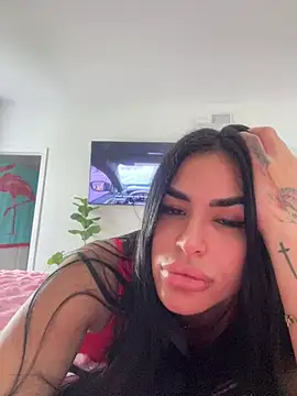 Karoltriguena online show from March 8, 6:55 pm