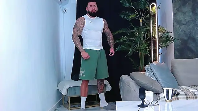 masterkingofmusclee online show from November 6, 8:04 am