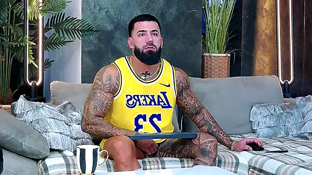 masterkingofmusclee online show from November 10, 8:46 am