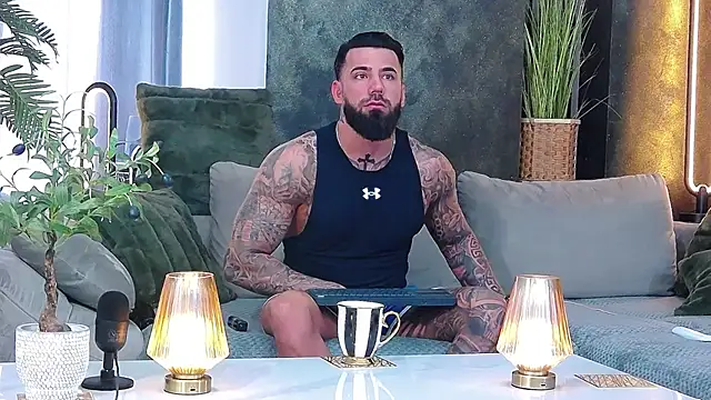 masterkingofmusclee online show from April 1, 8:04 am