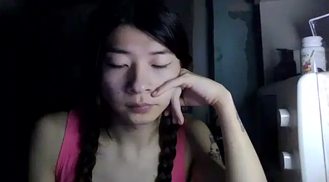 CarlyJoy online show from March 11, 2:29 pm