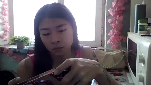 Snapshot of CarlyJoy chatting on February 17, 9:50 am CarlyJoy online show from February 17, 9:50 am