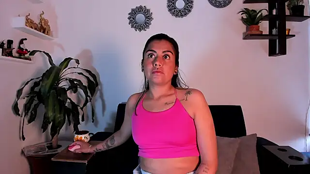 im amber online show from March 11, 1:17 pm