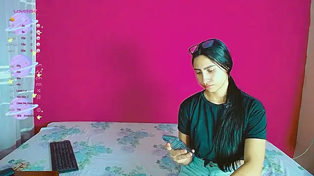 Snapshot of violeta_rous chatting on December 6, 3:19 am violeta rous online show from December 6, 3:19 am