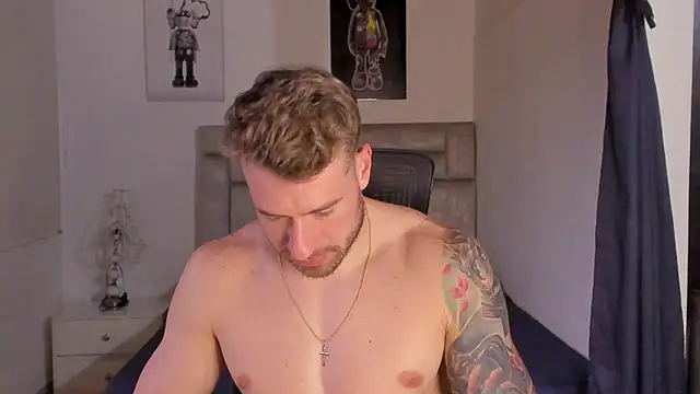 paul rogerr online show from November 18, 10:25 pm