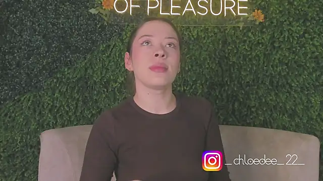 Snapshot of chloe_d chatting on October 19, 2:50 pm chloe d online show from October 19, 2:50 pm