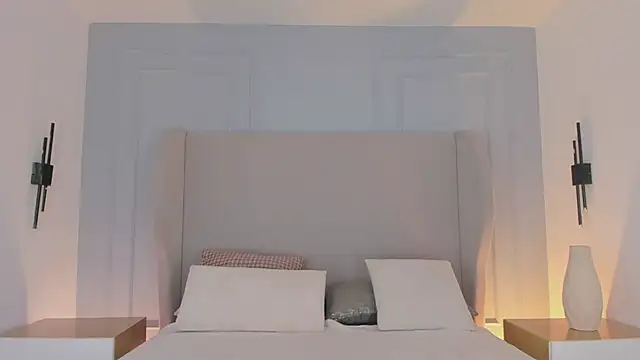 chloe d online show from March 25, 12:11 pm