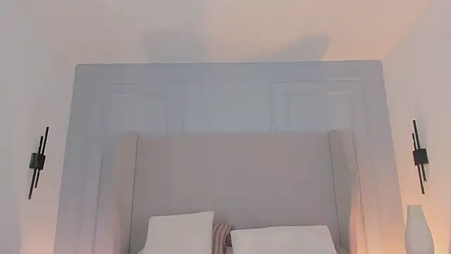 chloe d online show from March 31, 12:16 pm