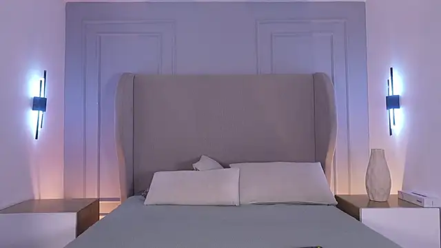 chloe d online show from July 9, 4:44 pm