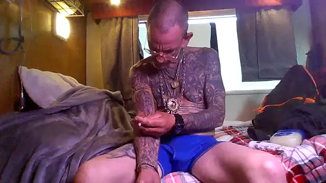 Snapshot of deepstroker42071 chatting on March 12, 8:48 pm deepstroker42071 online show from March 12, 8:48 pm