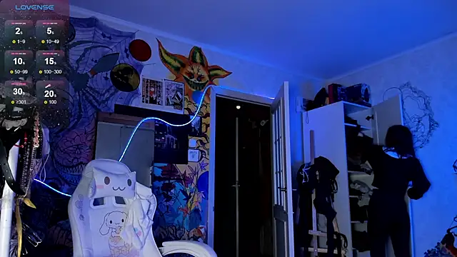 Sunny Mouse  online show from December 13, 8:04 pm