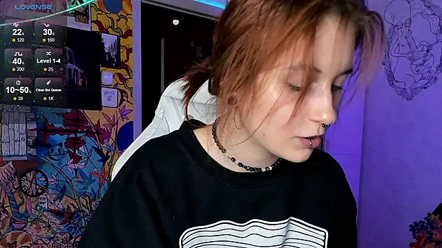 Sunny Mouse  online show from December 18, 5:21 pm