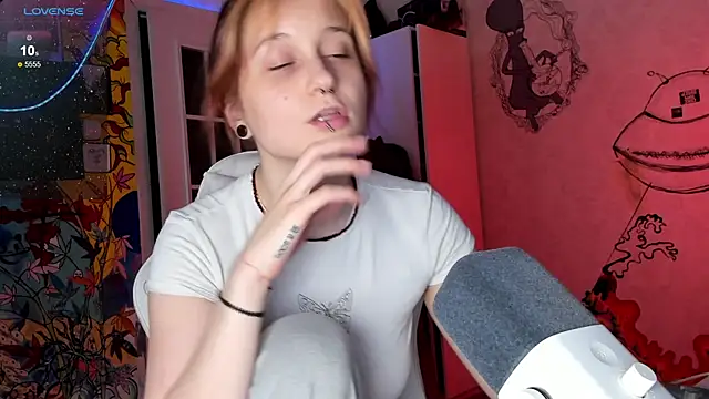 Sunny Mouse  online show from February 12, 3:27 pm