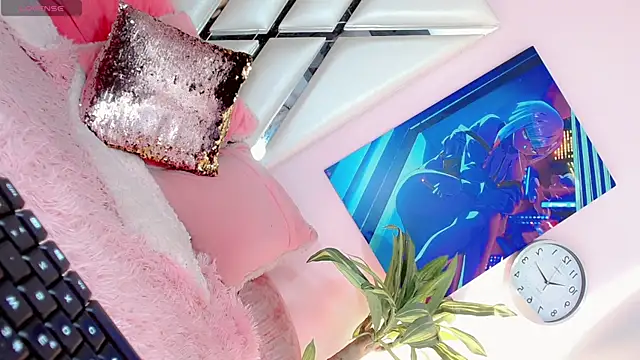 Hannahsmit online show from December 29, 4:19 pm