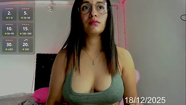 Snapshot of lady_hana28 chatting on December 18, 11:38 am lady hana28 online show from December 18, 11:38 am