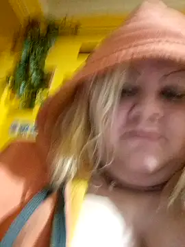 ducicsajsziii online show from January 28, 8:15 pm