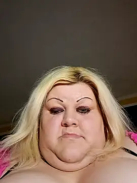 Snapshot of ducicsajsziii chatting on February 12, 9:54 pm ducicsajsziii online show from February 12, 9:54 pm