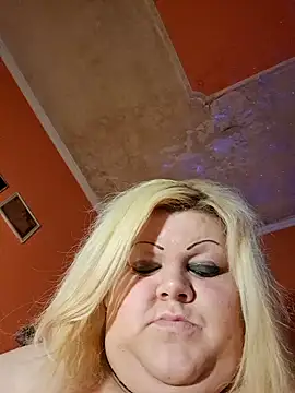 Snapshot of ducicsajsziii chatting on February 22, 11:13 am ducicsajsziii online show from February 22, 11:13 am