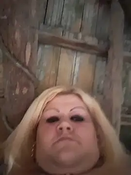 Snapshot of ducicsajsziii chatting on March 7, 8:22 pm ducicsajsziii online show from March 7, 8:22 pm