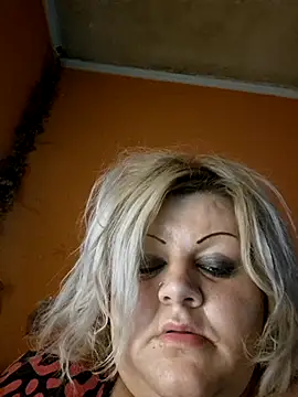 Snapshot of ducicsajsziii chatting on October 10, 10:20 pm ducicsajsziii online show from October 10, 10:20 pm