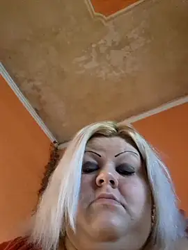 Snapshot of ducicsajsziii chatting on November 2, 10:39 am ducicsajsziii online show from November 2, 10:39 am