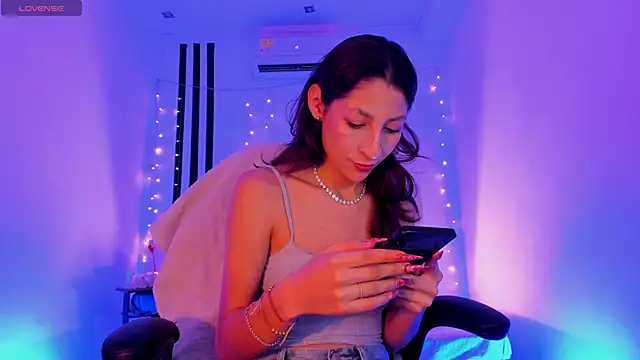 Snapshot of Gorgeous_Team chatting on February 20, 7:36 pm Gorgeous Team online show from February 20, 7:36 pm