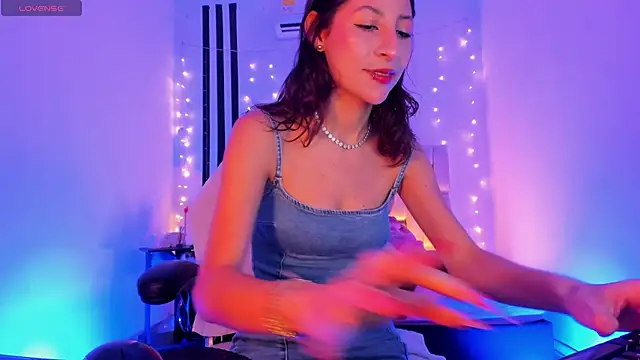 Snapshot of Gorgeous_Team chatting on February 25, 8:07 pm Gorgeous Team online show from February 25, 8:07 pm