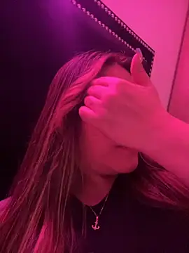 sexyyykloee online show from December 5, 6:22 am