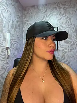 sexyyykloee online show from February 16, 6:31 am