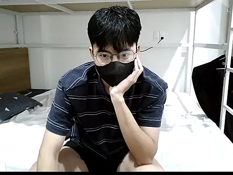 Gwencloudy online show from November 8, 4:18 pm