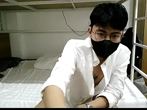 Gwencloudy online show from December 22, 4:09 am