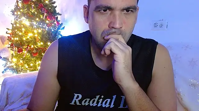 geeklatin88 online show from December 17, 6:30 am