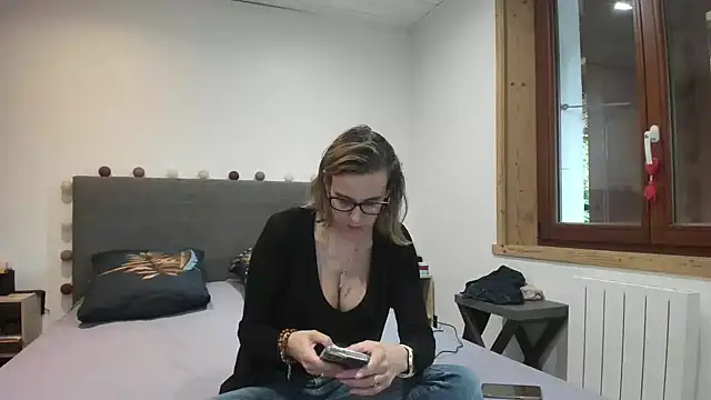 Madame Callie online show from June 9, 1:23 pm
