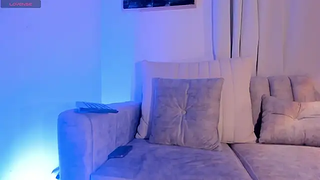 HannahDavis  online show from February 14, 6:56 am