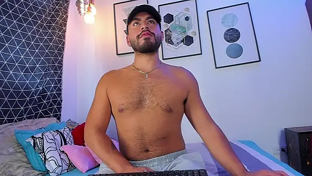 Snapshot of Juan_Castano chatting on March 15, 6:21 pm Juan Castano online show from March 15, 6:21 pm