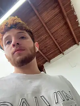 Snapshot of Juan_Castano chatting on October 17, 10:34 pm Juan Castano online show from October 17, 10:34 pm