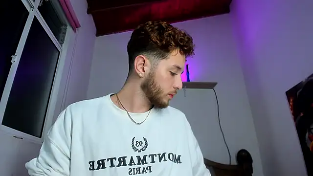 Snapshot of Juan_Castano chatting on October 29, 8:16 am Juan Castano online show from October 29, 8:16 am