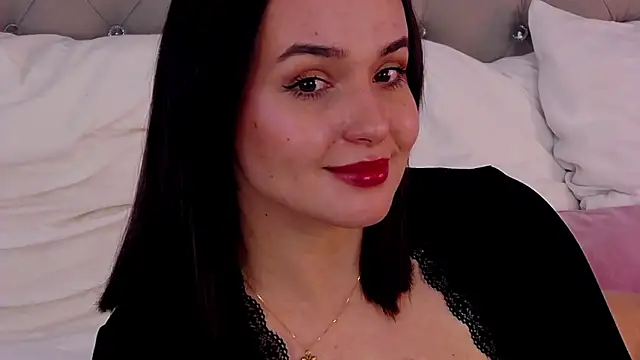 MeIisaLove online show from April 6, 7:04 pm