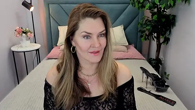 Adele Russo online show from February 26, 4:17 pm