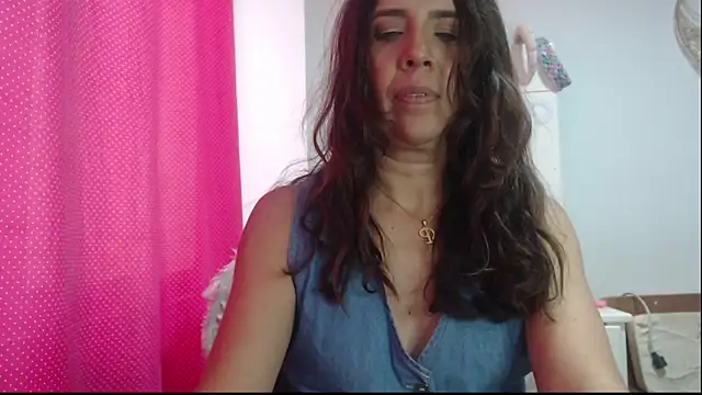 Snapshot of Victoria_meester chatting on January 10, 5:45 pm Victoria meester online show from January 10, 5:45 pm
