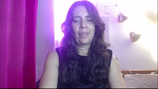 Snapshot of Victoria_meester chatting on February 27, 12:10 am Victoria meester online show from February 27, 12:10 am