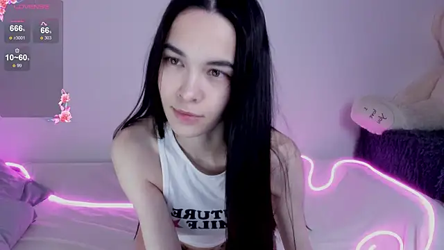 666kisses online show from February 4, 7:00 pm