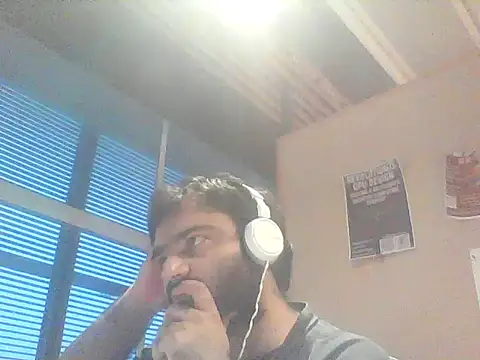 Snapshot of JohnBond009 chatting on June 24, 8:30 pm JohnBond009 online show from June 24, 8:30 pm